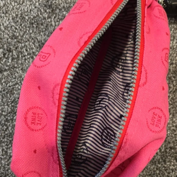 PINK Victoria's Secret Pink Cosmetic Bag - Picture 5 of 6